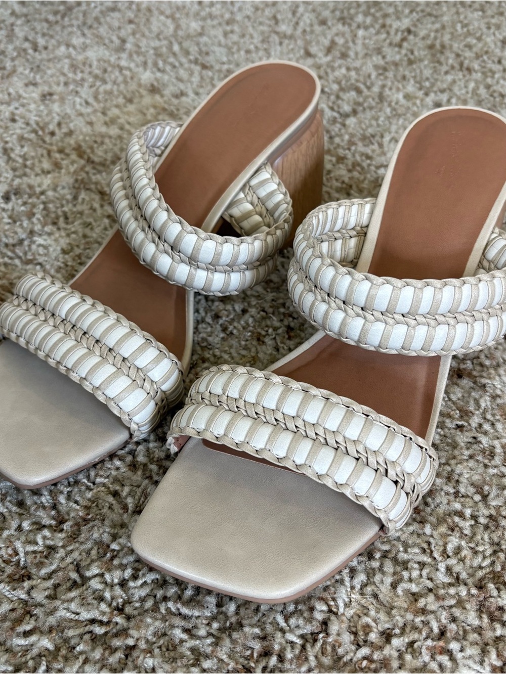 NWOT Universal Thread size 11 women’s white & beige braided chunky heel sandals